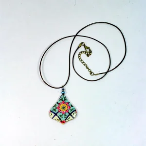 Collana pendente foglia Mana