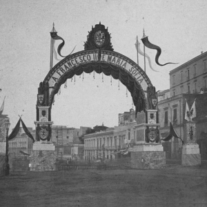 POSTER STAMPA 32X45 NAPOLI ARCO DI TRIONFO A FRANCESCO II 1859